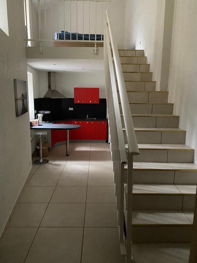 Appartement Calme Centre Ville Historique Юссель Экстерьер фото
